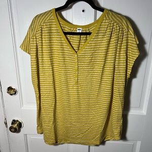 Old Navy 1X yellow and white striped short sleeve tshirt